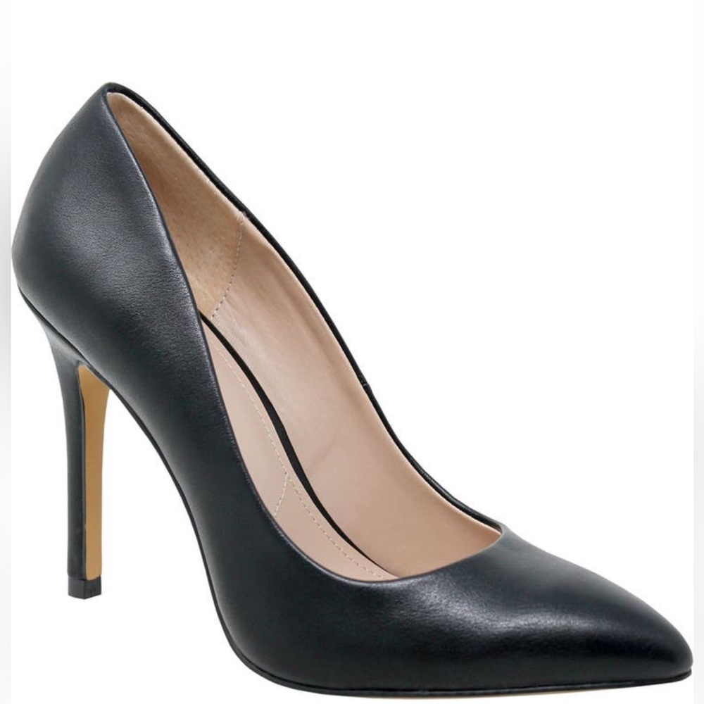 Charles by Charles David Pact pointed toe pump